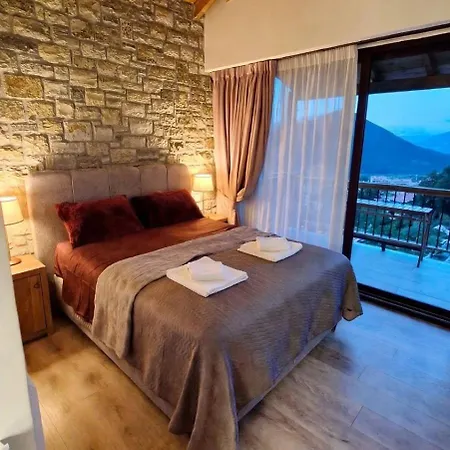 Stone Loft Apartamento Karpenísion